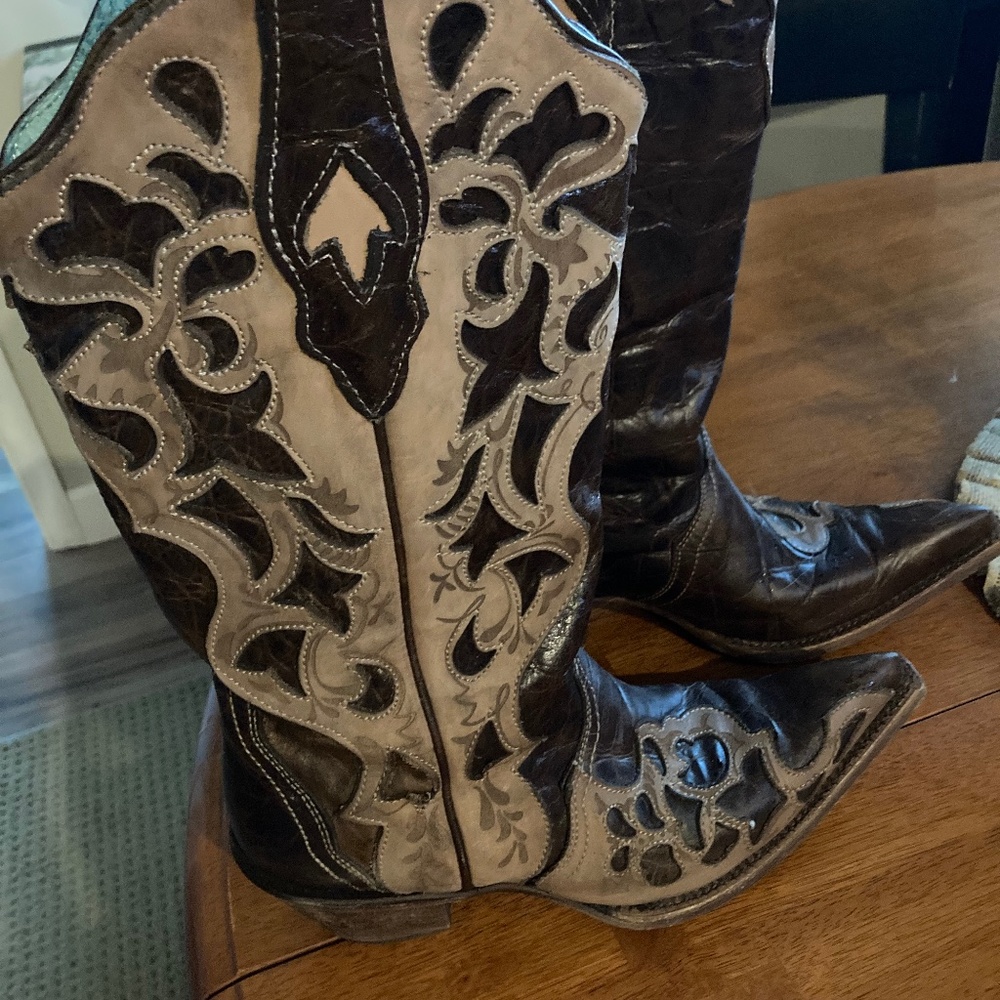Corral boots size 7